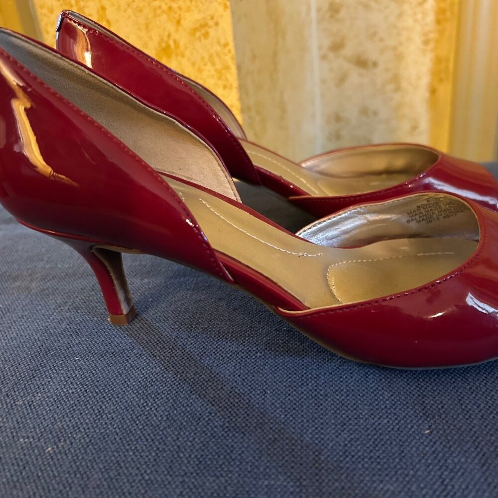 Bandolino  Red patent  peep toe pumps - Picture 4 of 6